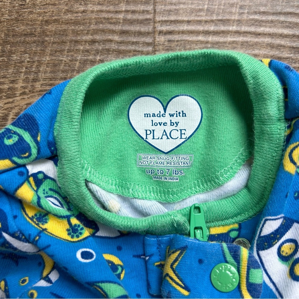 The Children’s Place Footie Pajama One Piece Lot Newborn Up to 7 lbs Boy Unisex - Picture 3 of 6